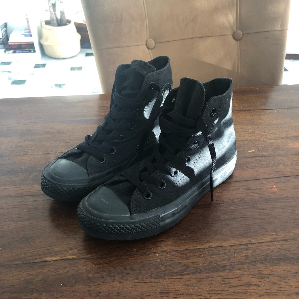 All Star Converse All Black Size W6